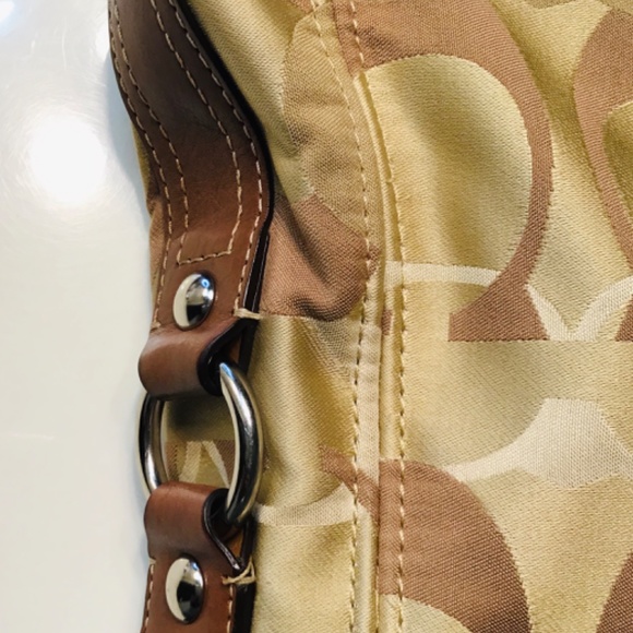 Coach Optic Signature Zoe L0967 F14710 Preowned - Picture 12 of 14